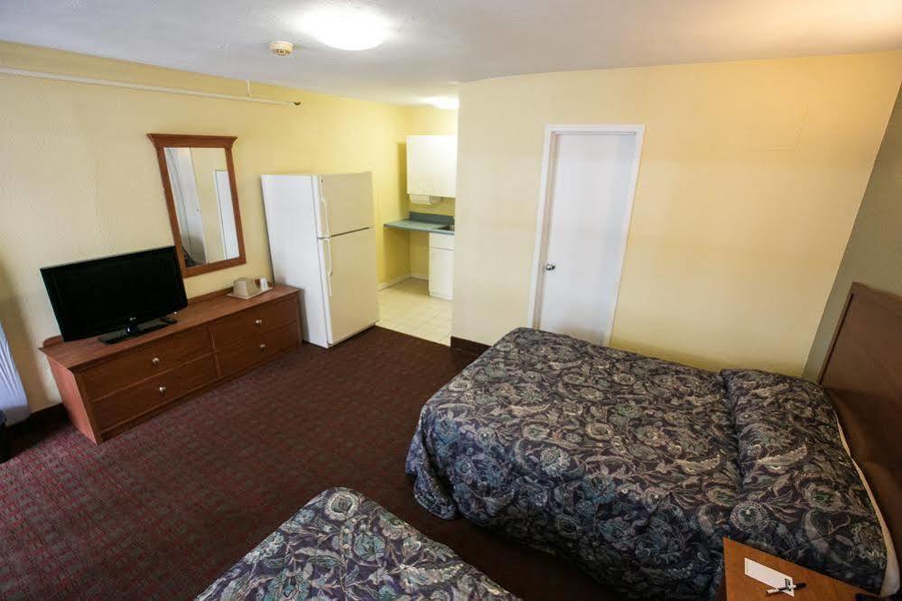 Days Inn by Wyndham Elmsford Eksteriør bilde