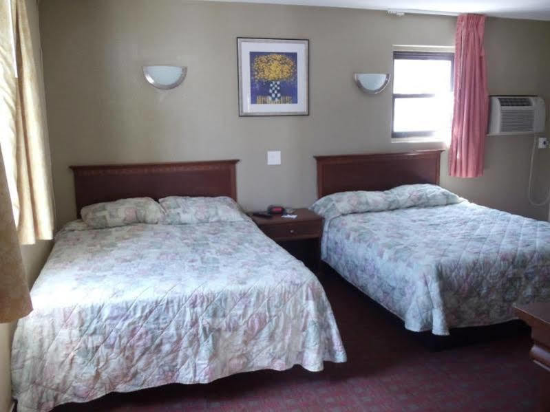 Days Inn by Wyndham Elmsford Eksteriør bilde