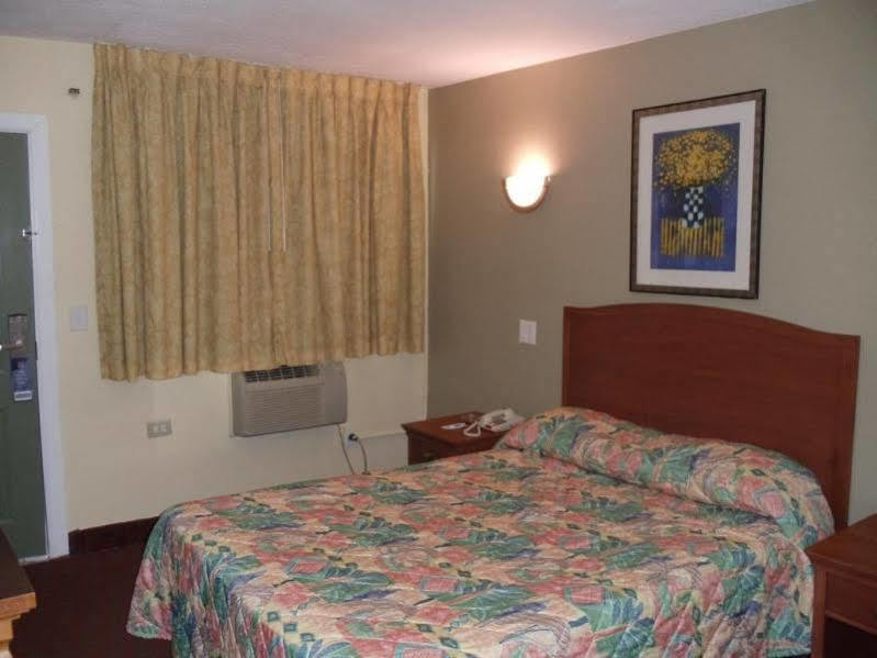 Days Inn by Wyndham Elmsford Eksteriør bilde