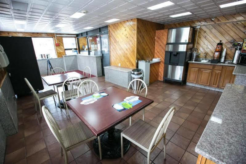 Days Inn by Wyndham Elmsford Eksteriør bilde